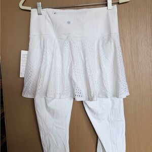 Athleta White Women Shorts